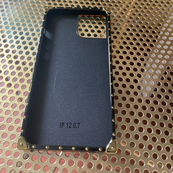 IPhone 12, Empowerment phone case - Picture 3 of 4